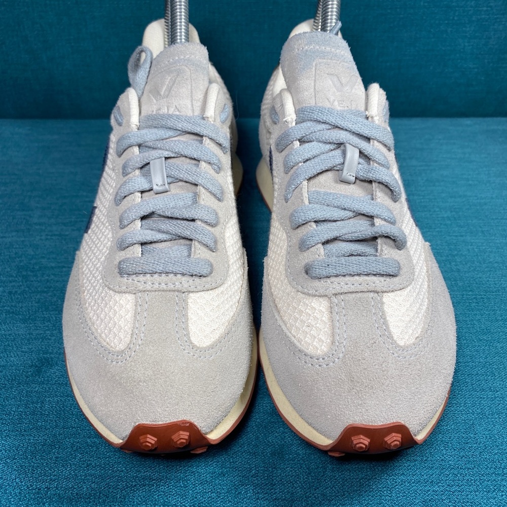 ❌SOLD❌Size 5 - Women’s Veja Fashion Sneakers - Picture 5 of 9